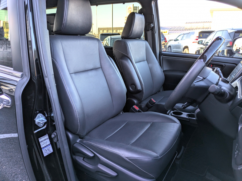 トヨタ エスクァイア 中古車