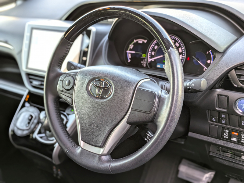 トヨタ エスクァイア 中古車