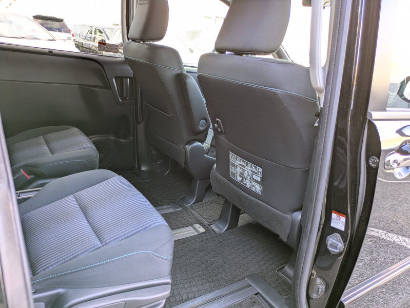 トヨタ ヴォクシー 中古車