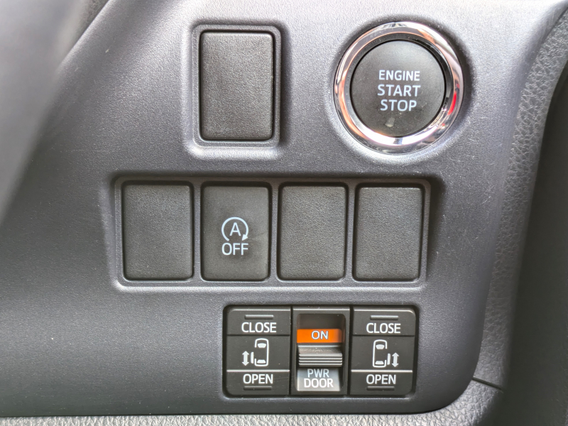 トヨタ ヴォクシー 中古車