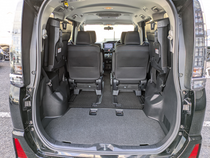 トヨタ ヴォクシー 中古車