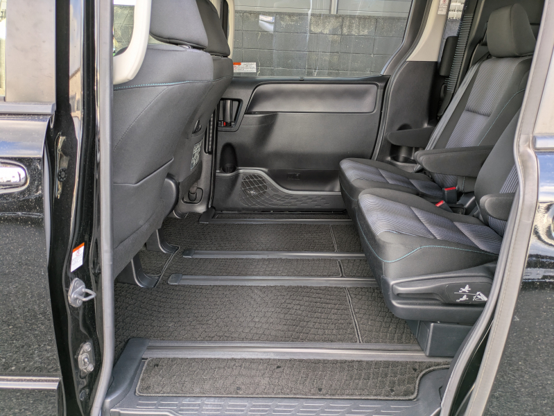 トヨタ ヴォクシー 中古車