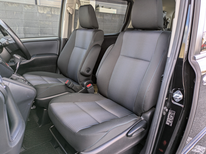 トヨタ ヴォクシー 中古車