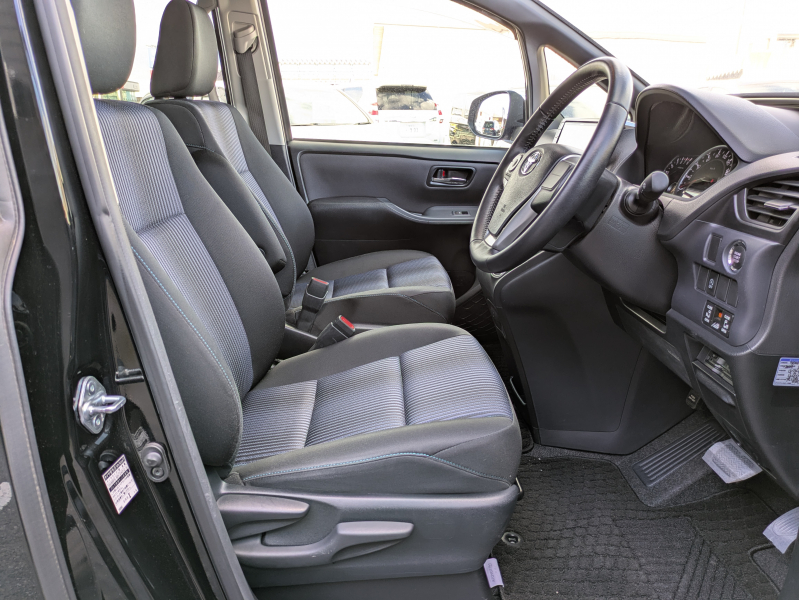 トヨタ ヴォクシー 中古車