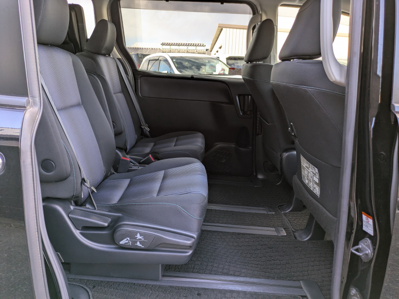 トヨタ ヴォクシー 中古車