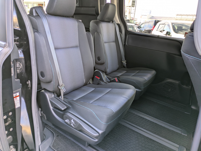 トヨタ ヴォクシー 中古車