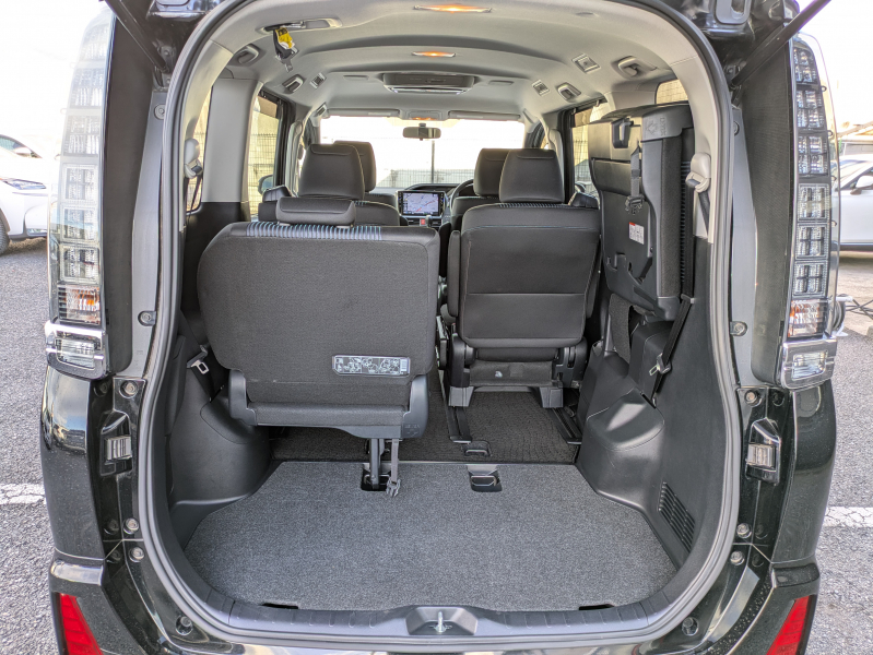 トヨタ ヴォクシー 中古車