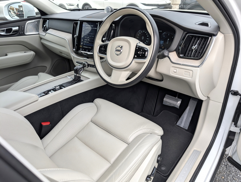 ボルボ XC60 中古車