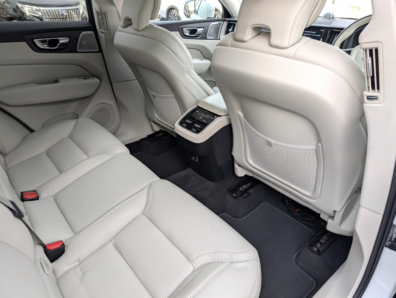 ボルボ XC60 中古車