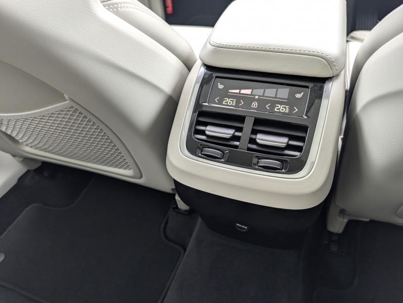 ボルボ XC60 中古車