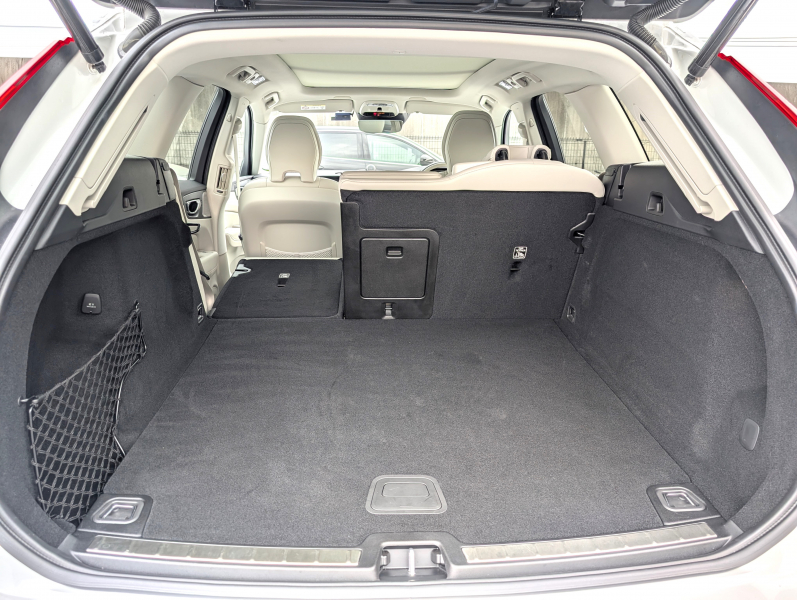 ボルボ XC60 中古車