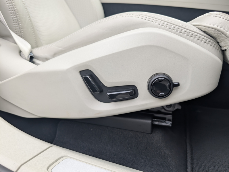 ボルボ XC60 中古車