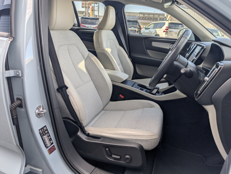 ボルボ XC40 中古車