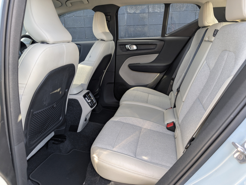 ボルボ XC40 中古車