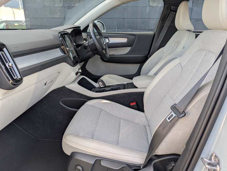 ボルボ XC40 中古車