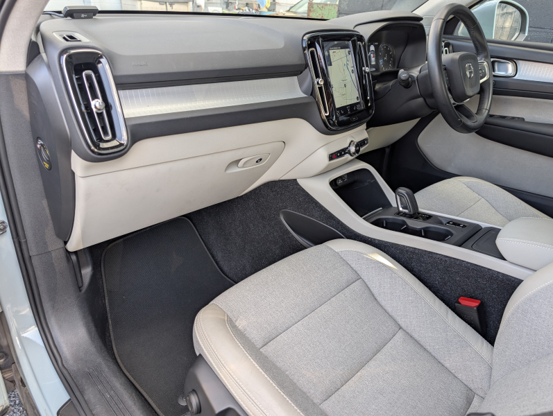 ボルボ XC40 中古車