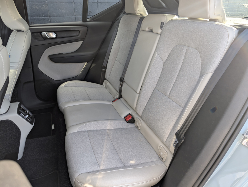 ボルボ XC40 中古車