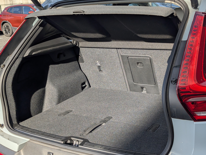 ボルボ XC40 中古車