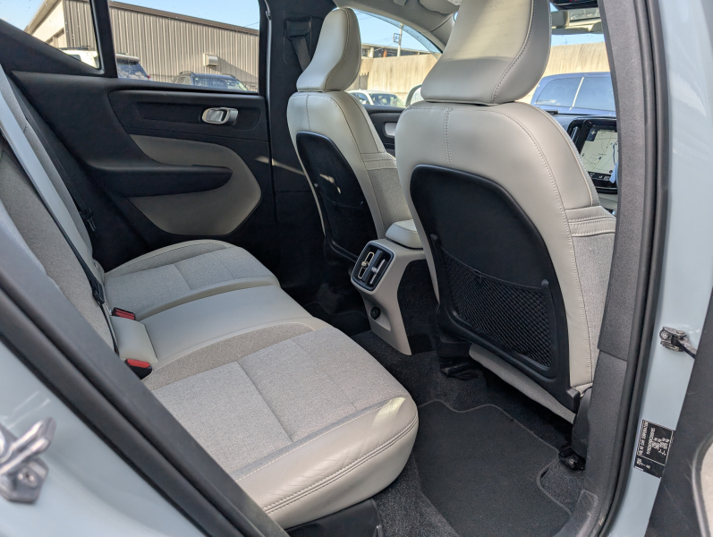 ボルボ XC40 中古車