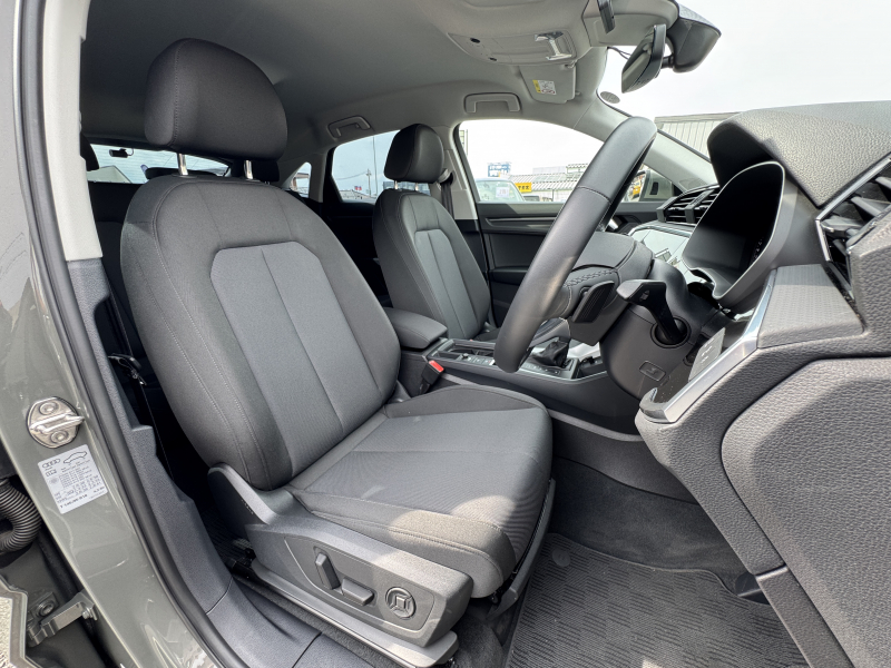 アウディ Q3 中古車