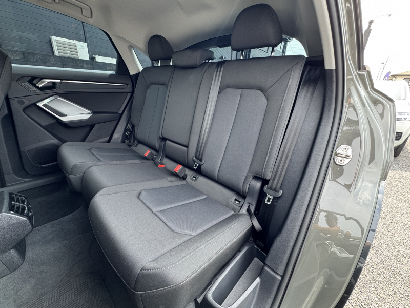 アウディ Q3 中古車