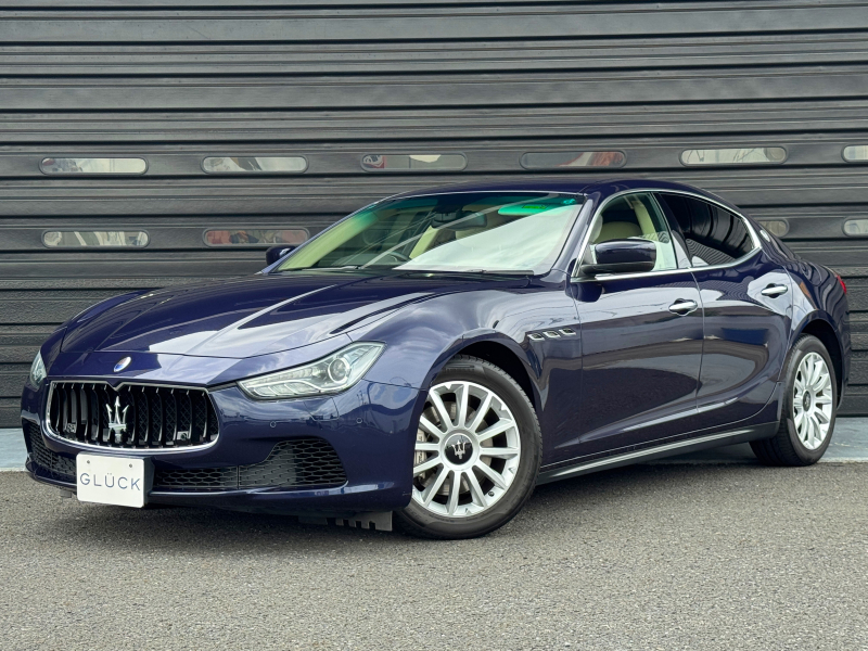 マセラティ ギブリ 3.0L 1オーナー 禁煙車 定期点検記録簿 クルーズコントロール シートヒーター 18AW デジタルTV バックカメラ Bluetooth接続