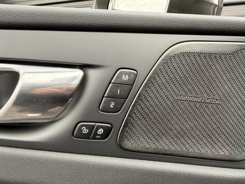 ボルボ XC60 中古車