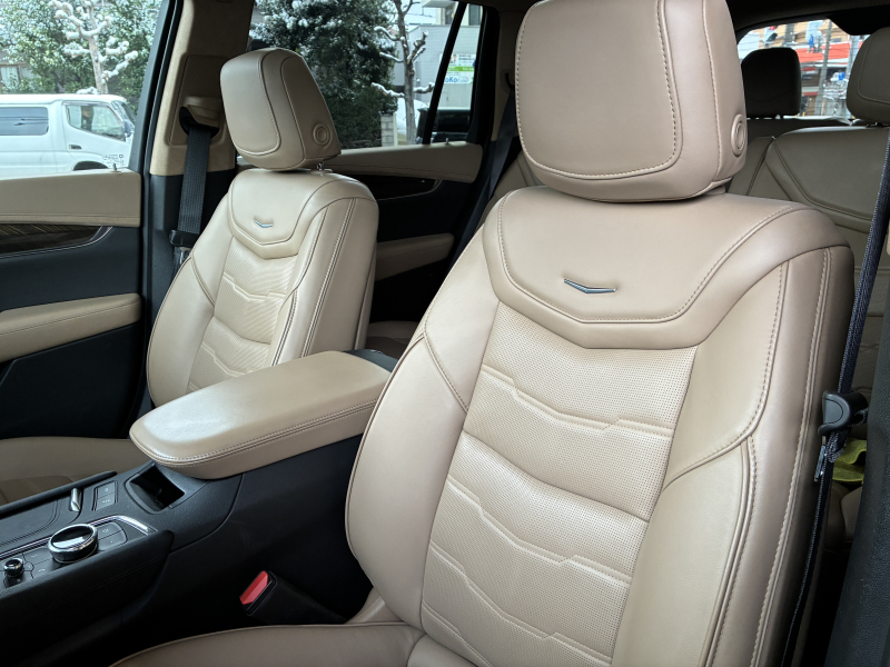 キャデラック XT6 中古車