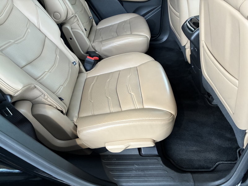 キャデラック XT6 中古車