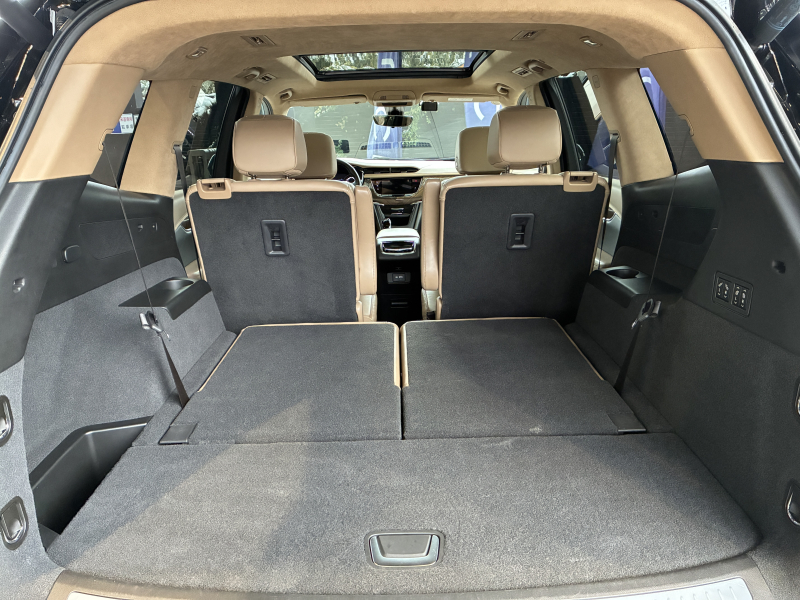 キャデラック XT6 中古車