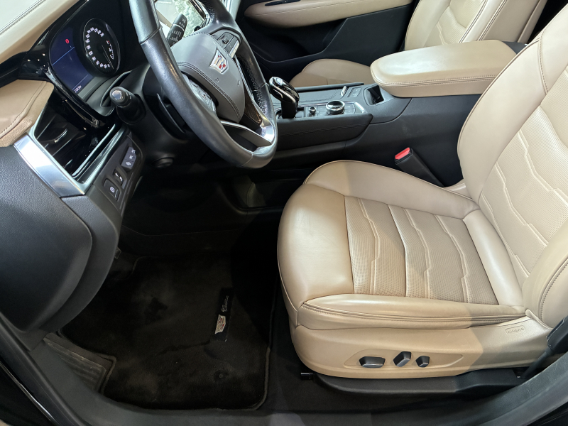 キャデラック XT6 中古車