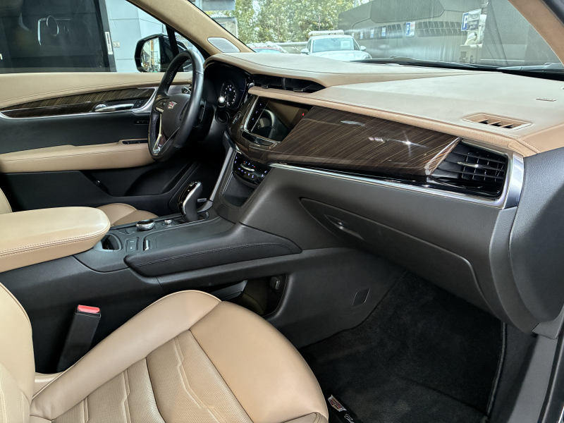 キャデラック XT6 中古車