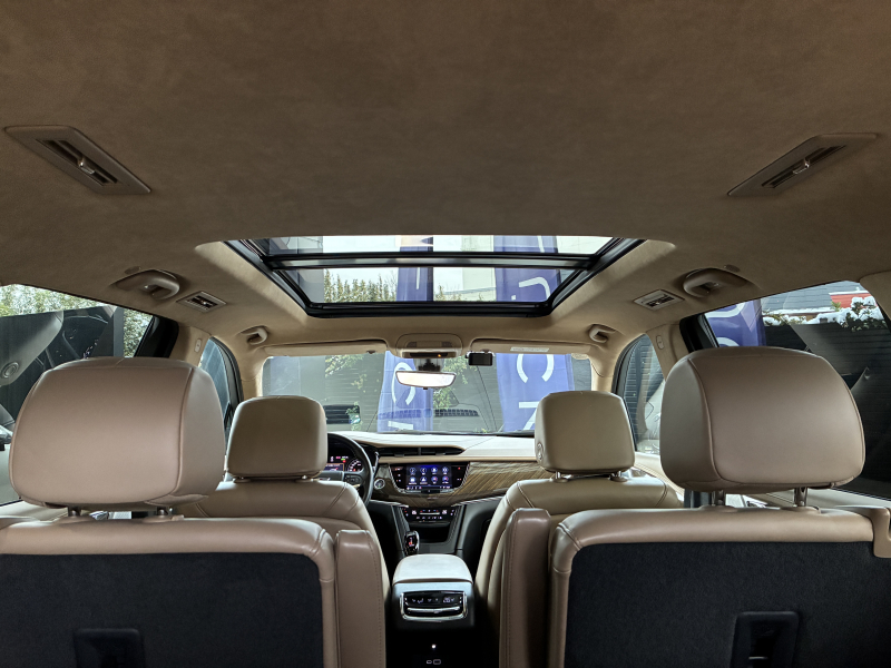 キャデラック XT6 中古車