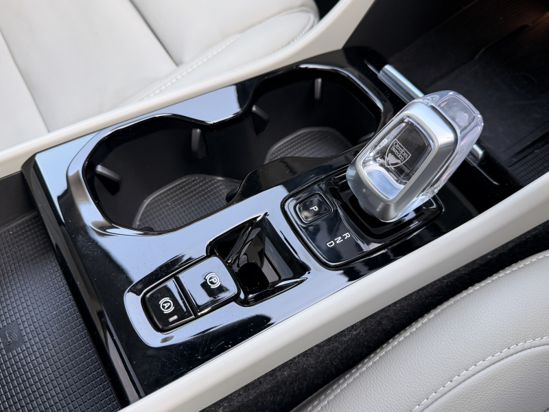 ボルボ XC40 中古車