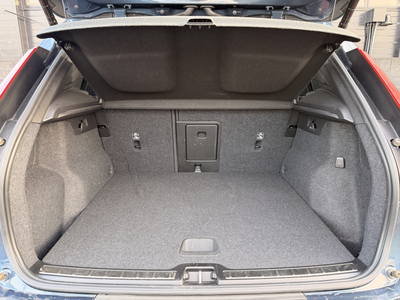 ボルボ XC40 中古車