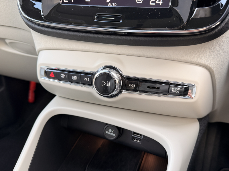 ボルボ XC40 中古車