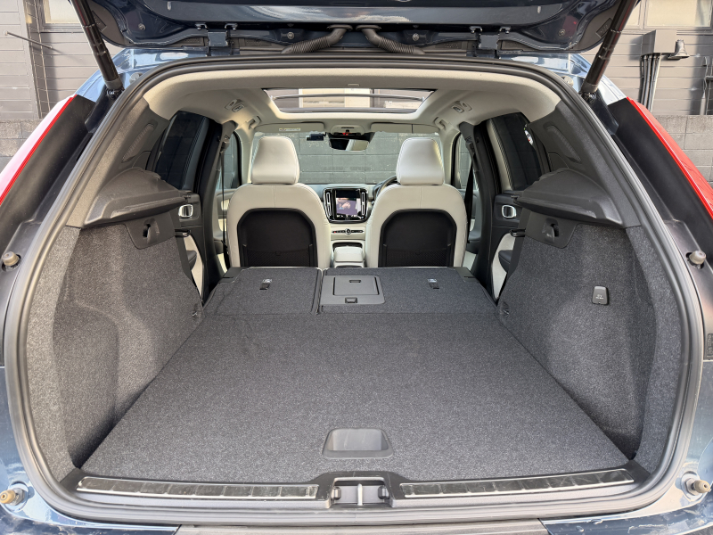 ボルボ XC40 中古車