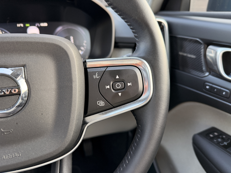 ボルボ XC40 中古車