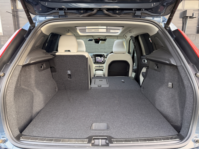 ボルボ XC40 中古車