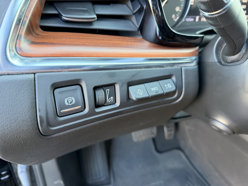 キャデラック XT5 中古車