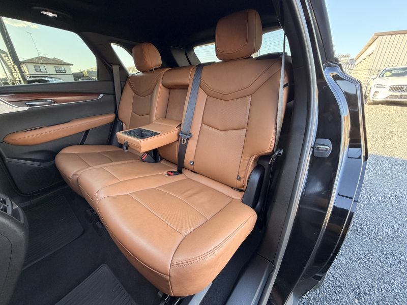 キャデラック XT5 中古車