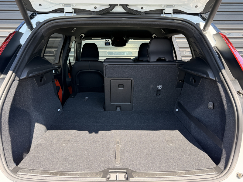 ボルボ XC40 中古車