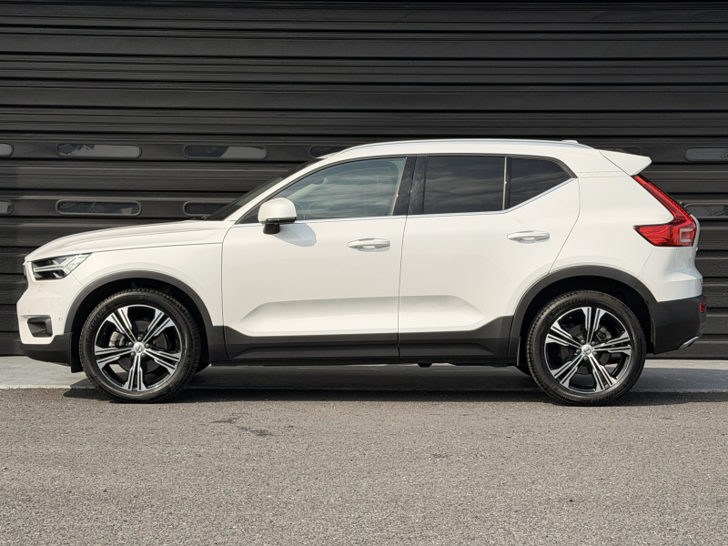 ボルボ XC40 中古車