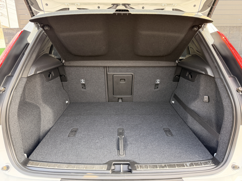 ボルボ XC40 中古車