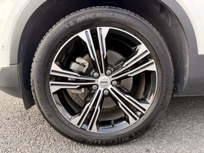 ボルボ XC40 中古車