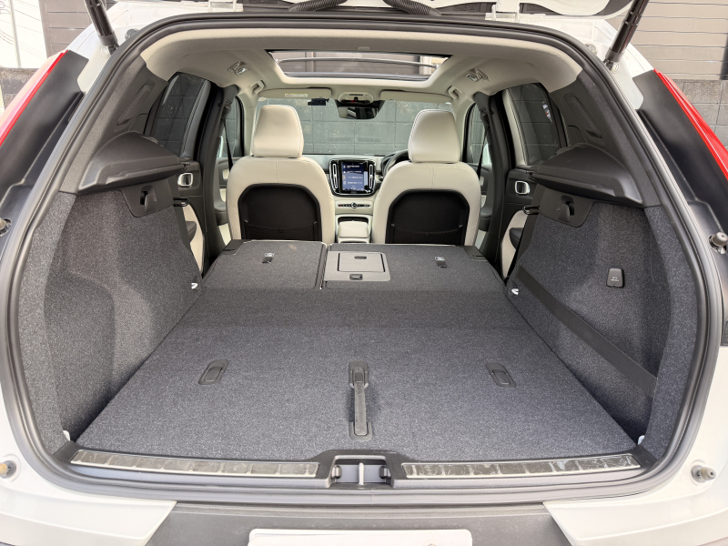 ボルボ XC40 中古車