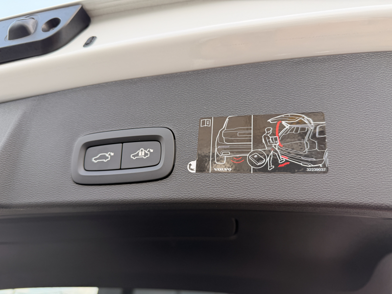 ボルボ XC40 中古車