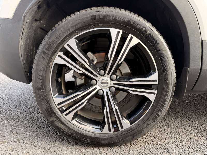 ボルボ XC40 中古車