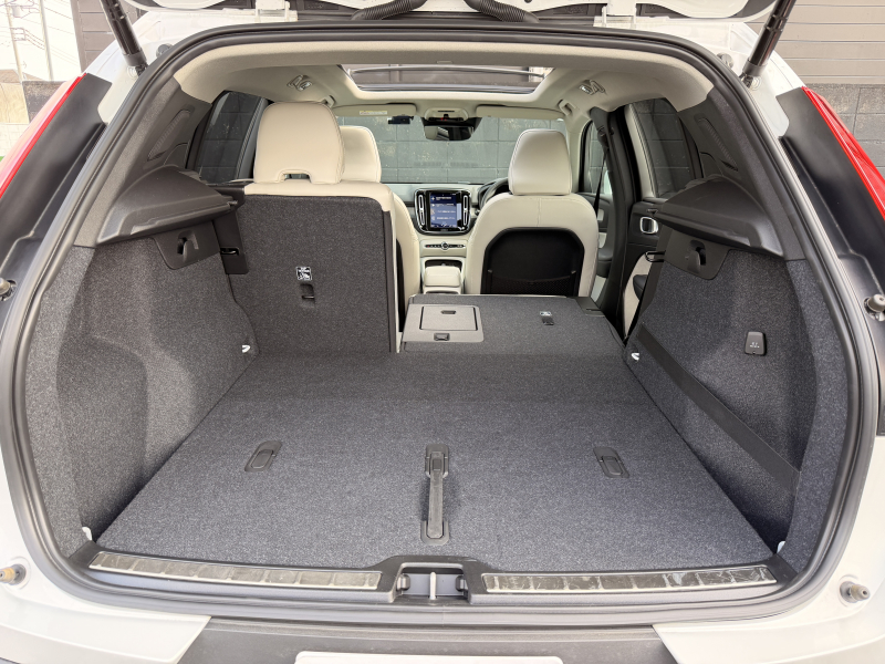 ボルボ XC40 中古車