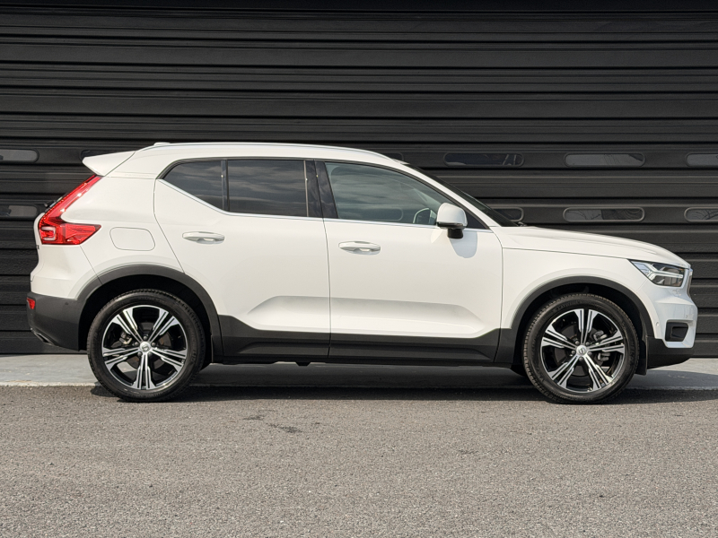 ボルボ XC40 中古車